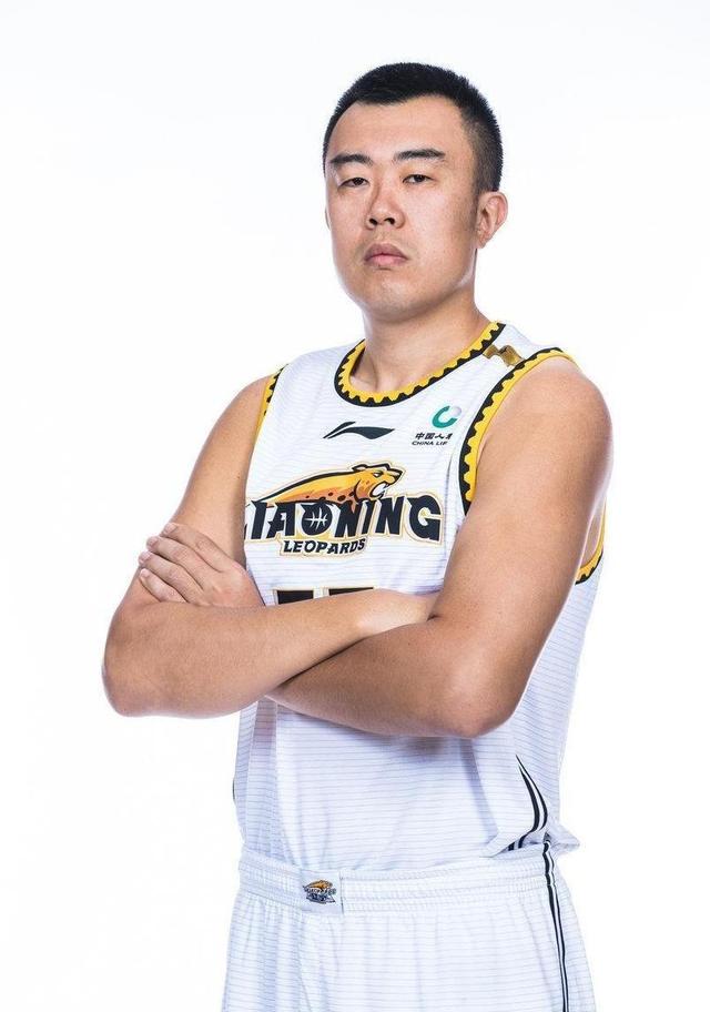 辽宁男篮展现强大实力，成功轻取对手